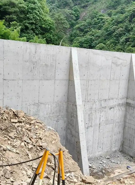 唐山乐亭县重力式挡土墙